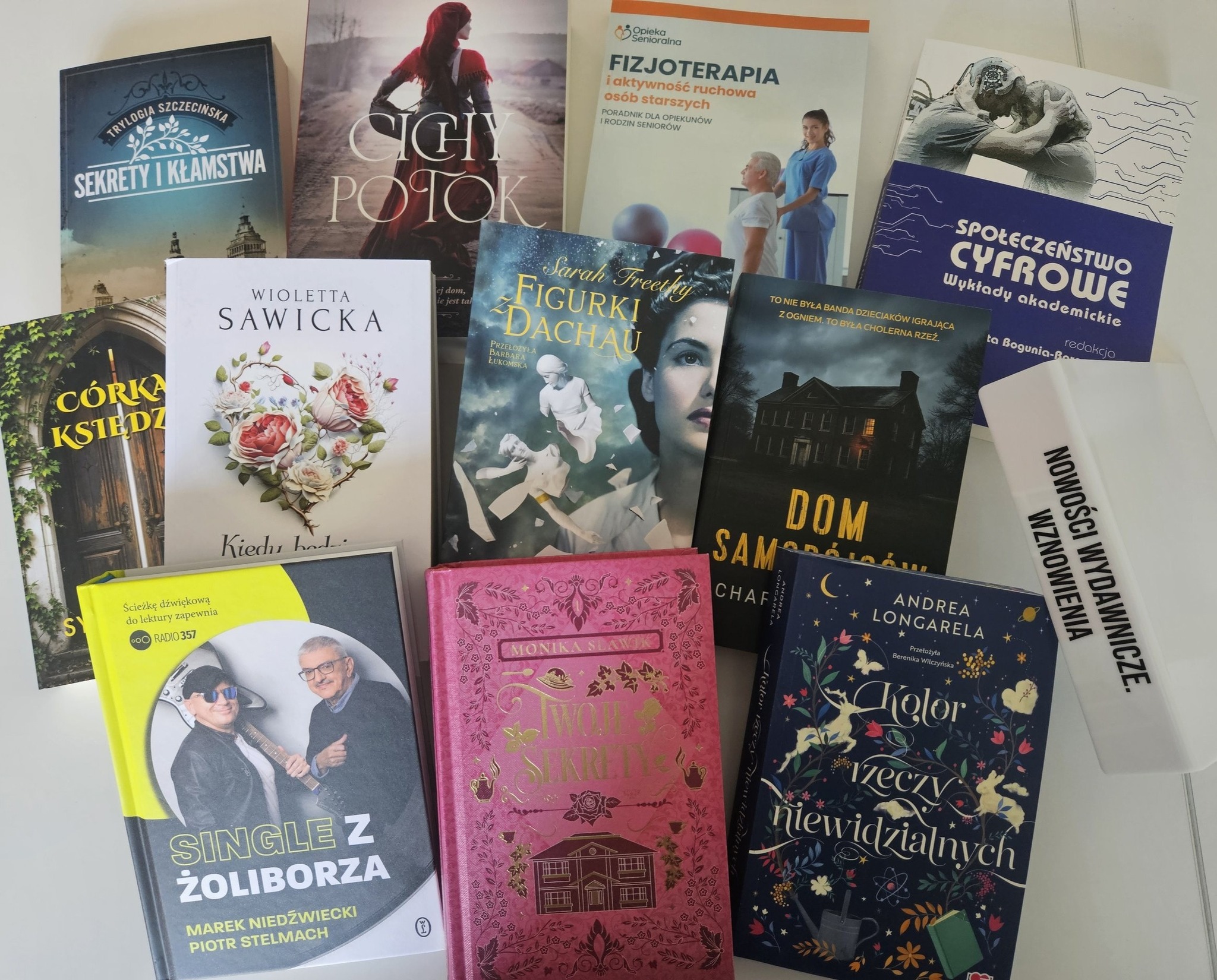 stos książek dla dorosłych